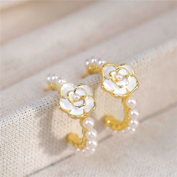 charm french luxury huashan camellia pearl earrings personality celebrity daily simple and refined earrings new fashion earrings gift g23032, Golden
charm french luxury huashan camellia pearl earrings personality celebrity daily simple and refined earrings new fashion earrings gift g23032, Golden