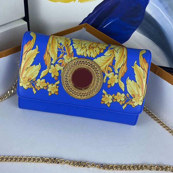 chains crossbody bags underarm clutch bag messenger handbag purse head portrait hardware classic letter printing flap cross shopping bag pur
chains crossbody bags underarm clutch bag messenger handbag purse head portrait hardware classic letter printing flap cross shopping bag pur