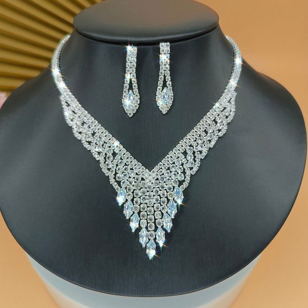 12 sets/lot 6 style pendant earring suit inlaid zircon rhinestone earring twinkle bridal neklace chain adjustable length necklace noble eleg, Silver
12 sets/lot 6 style pendant earring suit inlaid zircon rhinestone earring twinkle bridal neklace chain adjustable length necklace noble eleg, Silver