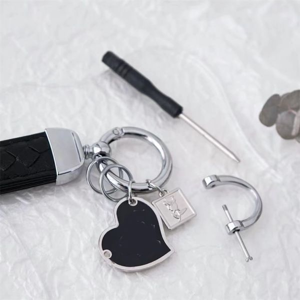 keychains designer modern fashion mens key ring novel creative spring buckle design portachiavi triangle with letters leather key rings vint, Silver
keychains designer modern fashion mens key ring novel creative spring buckle design portachiavi triangle with letters leather key rings vint, Silver
