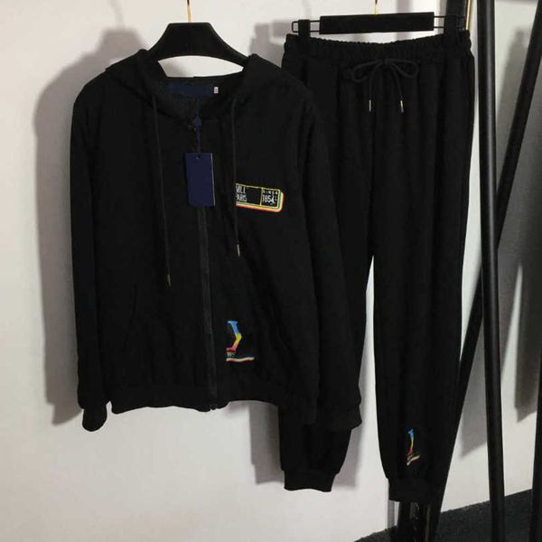 23ss women designer brand sports suit back printing chest logo embroidered long sleeve hooded zipper coat elastic waist casual trousers set, Gray
23ss women designer brand sports suit back printing chest logo embroidered long sleeve hooded zipper coat elastic waist casual trousers set, Gray