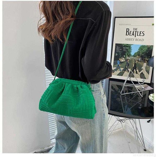botega venates jodie mini teen intrecciato pouch girl autumn and winter south korea net red suede sandwich cloud towel material one shoulder
botega venates jodie mini teen intrecciato pouch girl autumn and winter south korea net red suede sandwich cloud towel material one shoulder