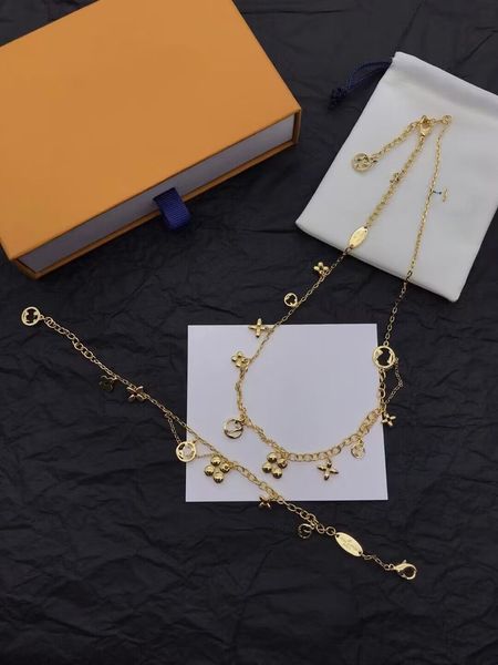 luxury designer pendant necklace bracelets letter v logo engrave choker 18k gold girls women jewelry set 45cm extender chain 5cm, Silver
luxury designer pendant necklace bracelets letter v logo engrave choker 18k gold girls women jewelry set 45cm extender chain 5cm, Silver