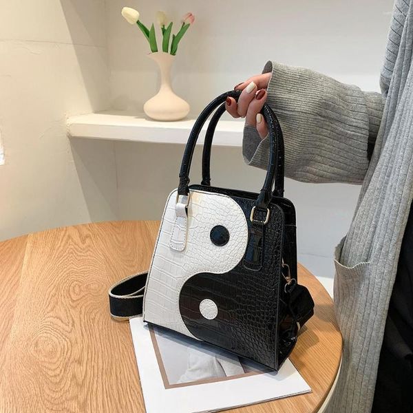 alligator pattern crossbody for women personality tai chi print hand bag soft pu leather shoulder bag large capacity tote bags
alligator pattern crossbody for women personality tai chi print hand bag soft pu leather shoulder bag large capacity tote bags