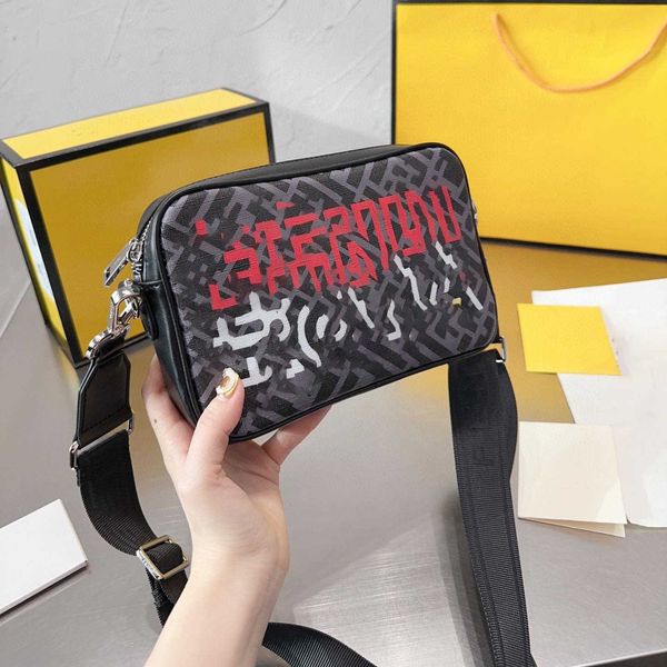 brand fashion camera bag luxury designer handbag shoulder bag popular letter pattern crossbody bag size 22x15
brand fashion camera bag luxury designer handbag shoulder bag popular letter pattern crossbody bag size 22x15