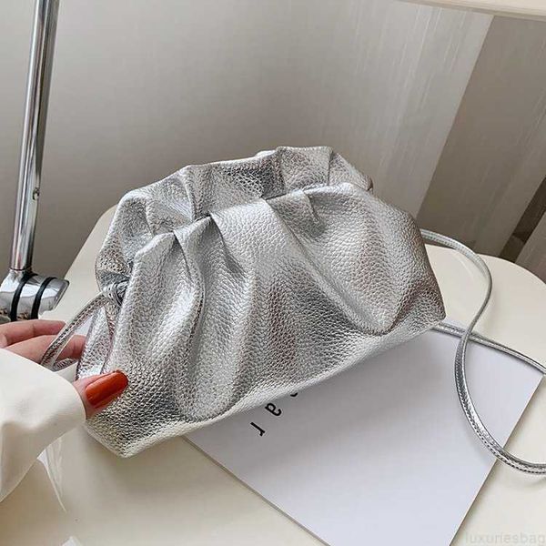 botega venates jodie mini teen intrecciato pouch online red same style cloud silver one shoulder underarm dumpling bag
botega venates jodie mini teen intrecciato pouch online red same style cloud silver one shoulder underarm dumpling bag