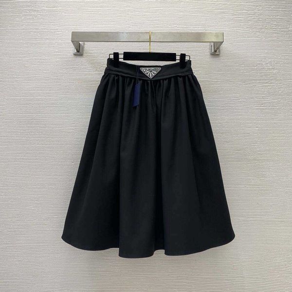 2023 spring summer designer maxi skirt inverted triangle elevation waist thin black puffy skirt big swing small black skirt long skirts bran
2023 spring summer designer maxi skirt inverted triangle elevation waist thin black puffy skirt big swing small black skirt long skirts bran