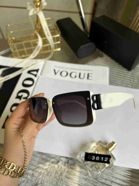 luxurious designer wom sunglasses brands ens sage mens lady polarizer box body voice live flat sun glasses shades fashion red 22ss, White;black
luxurious designer wom sunglasses brands ens sage mens lady polarizer box body voice live flat sun glasses shades fashion red 22ss, White;black
