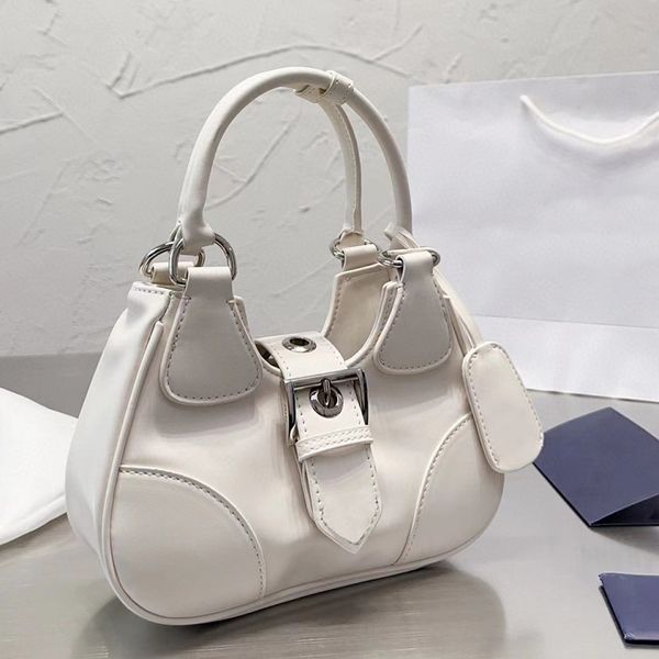 outdoor handbag fashion bag one shoulder handheld dual purpose design classic women's crossbody bag
outdoor handbag fashion bag one shoulder handheld dual purpose design classic women's crossbody bag