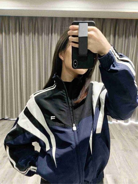 plush t shirt designer luxury coats balciga version b heavy work patchwork process cumbersome men's and women's trench coat, Black 
plush t shirt designer luxury coats balciga version b heavy work patchwork process cumbersome men's and women's trench coat, Black