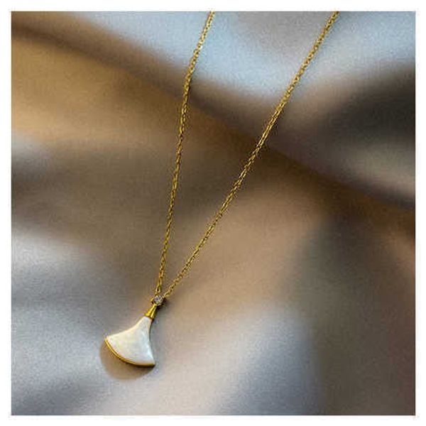 fan-shaped ginkgo leaf necklace women's shell pieces light luxury personality collar chain titanium steel jewelry fashion, Silver
fan-shaped ginkgo leaf necklace women's shell pieces light luxury personality collar chain titanium steel jewelry fashion, Silver