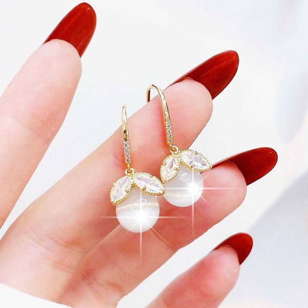 charm micro inlaid temperament zircon fish tail 14k plated gold plating luxury earrings round cz shine glamour accessories jewelry g230320, Golden
charm micro inlaid temperament zircon fish tail 14k plated gold plating luxury earrings round cz shine glamour accessories jewelry g230320, Golden