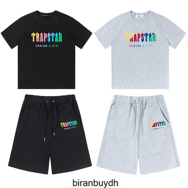 sport men's t-shirts trapstar letter casual ordinary youth cotton rainbow towel embroidered short sleeve shorts set, White;black
sport men's t-shirts trapstar letter casual ordinary youth cotton rainbow towel embroidered short sleeve shorts set, White;black