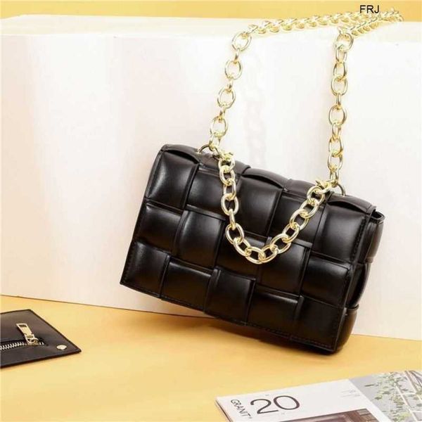 bags designer bottegas cassettes venetas 2023 european and american autumn winter new family chain satchel woven pillow bag foreign trade 6p
bags designer bottegas cassettes venetas 2023 european and american autumn winter new family chain satchel woven pillow bag foreign trade 6p