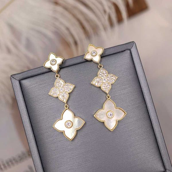luxury ornaments new korean fashion four-leaf clover zircon earrings long tassel temperament ladies jewelry, Silver
luxury ornaments new korean fashion four-leaf clover zircon earrings long tassel temperament ladies jewelry, Silver