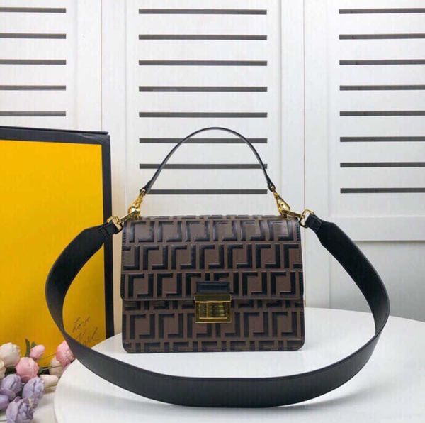 famous leather handbags fashion women postman single shoulder bag handbag retro calm excellent material calf leather fabric soft suitable fo
famous leather handbags fashion women postman single shoulder bag handbag retro calm excellent material calf leather fabric soft suitable fo