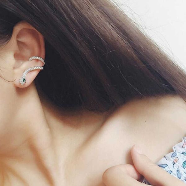 luxury ornamentsfashion 1 piece gold silver color snake ear clips personality zircon micro-inlaid earrings for men women creativity jewelry 
luxury ornamentsfashion 1 piece gold silver color snake ear clips personality zircon micro-inlaid earrings for men women creativity jewelry