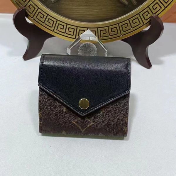 high-end designer wallet big brand new coin purse key bag men's and women's card bag fashion trend embossed mini card clip luxury, Red;black
high-end designer wallet big brand new coin purse key bag men's and women's card bag fashion trend embossed mini card clip luxury, Red;black