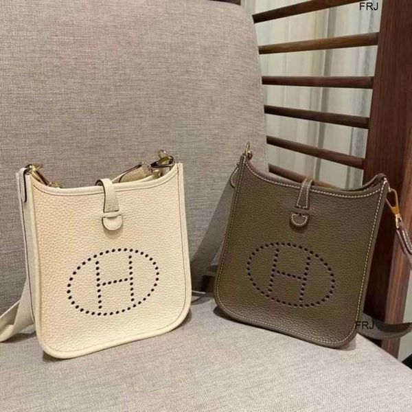 designer evelyn bags e all handmade 17cm tc leather hand sewn for delivery in 7 days have logo frj
designer evelyn bags e all handmade 17cm tc leather hand sewn for delivery in 7 days have logo frj