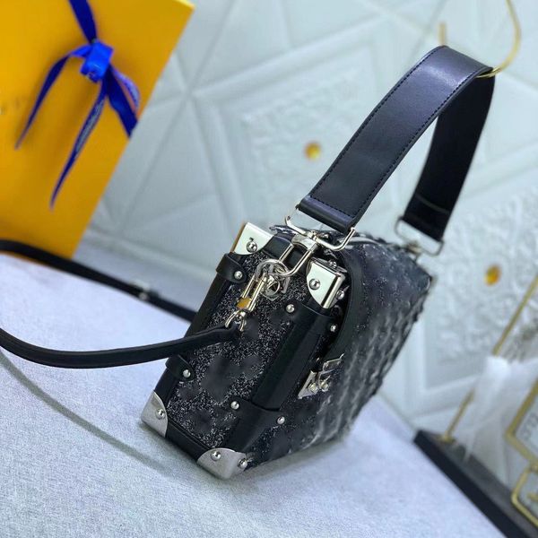 woman bags fashion designers artsy leather lady totes crossbody bags fashion design women hobos clutch purse handbags candy color nylon ladi
woman bags fashion designers artsy leather lady totes crossbody bags fashion design women hobos clutch purse handbags candy color nylon ladi