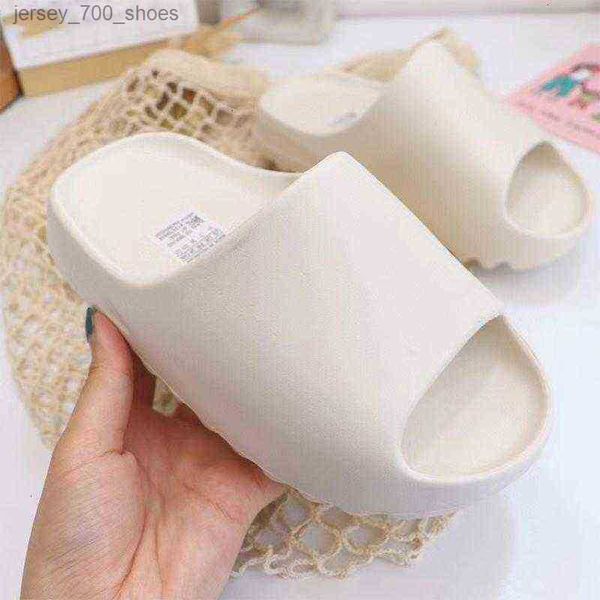 kids big toddler foam slide runner slipper kids shoes clog lady sandal acoustic eva black moon grey slippers boys girls tainers.., Black;red
kids big toddler foam slide runner slipper kids shoes clog lady sandal acoustic eva black moon grey slippers boys girls tainers.., Black;red
