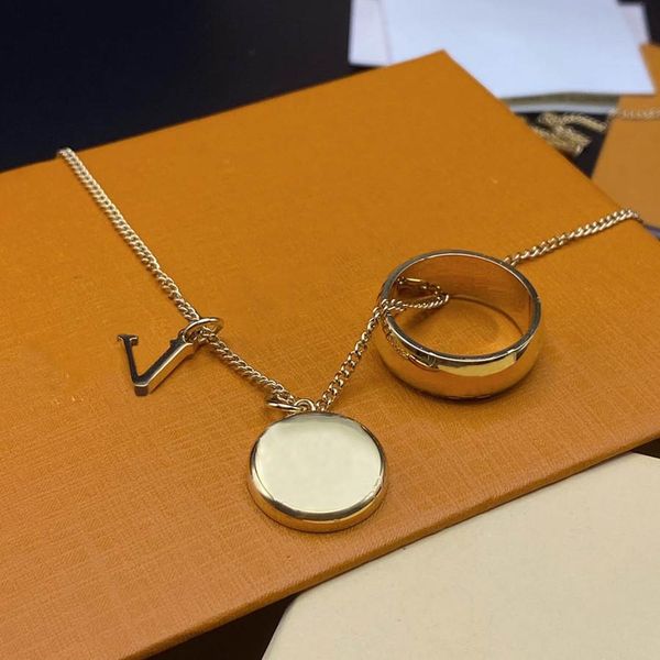 Fashion Pendants Necklaces Accessories Designer Necklace Pattern Carving Pearl Personality Design 2 Colors
Fashion Pendants Necklaces Accessories Designer Necklace Pattern Carving Pearl Personality Design 2 Colors
