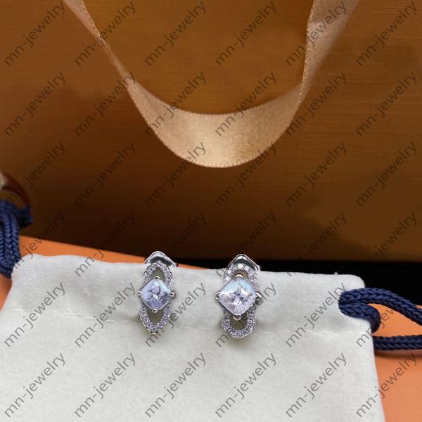 stud earrings designer for women fashion brand designer female celebrity same style rhinestone flower earring bridal jewelry with box and st, Golden;silver
stud earrings designer for women fashion brand designer female celebrity same style rhinestone flower earring bridal jewelry with box and st, Golden;silver