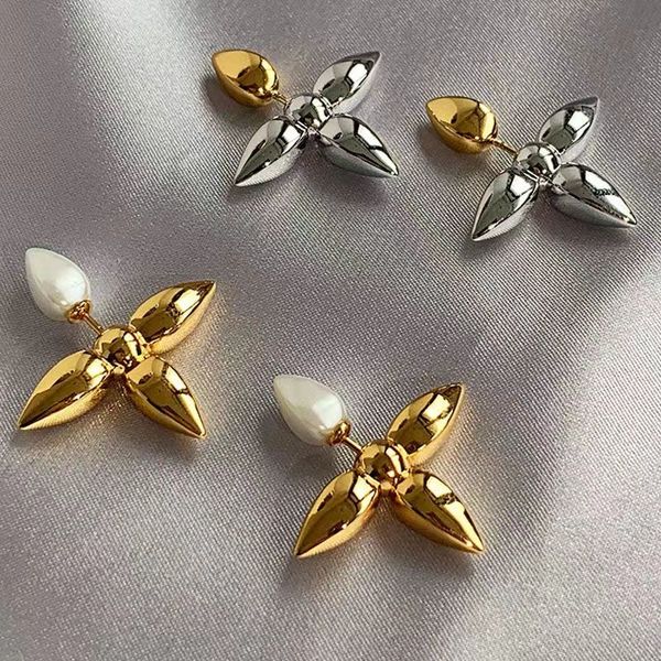 designer jewelry stud fashion luxury women earring letter earrings copper gold plated elegant wing charm earrings new style with box, Golden;silver
designer jewelry stud fashion luxury women earring letter earrings copper gold plated elegant wing charm earrings new style with box, Golden;silver