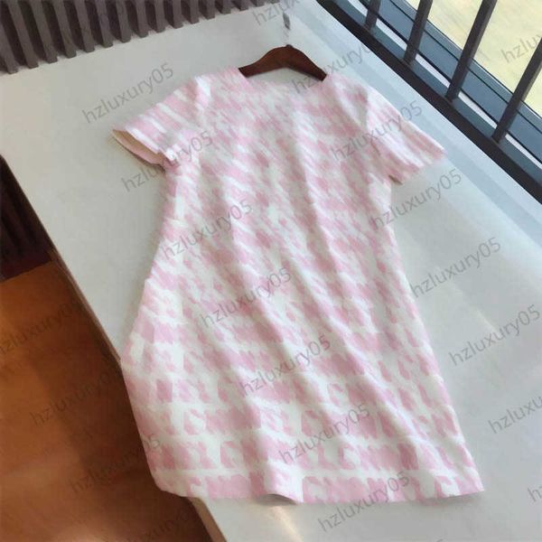 dresses contrasting color letters print round neck short sleeve dress back zipper open bunched waist design casual maxiskit 2 colors dresses, Black;gray
dresses contrasting color letters print round neck short sleeve dress back zipper open bunched waist design casual maxiskit 2 colors dresses, Black;gray