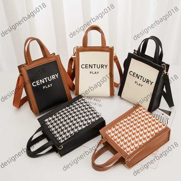 dinner bag 2022 new female korean hand fashion printed single shoulder messenger bag trend
dinner bag 2022 new female korean hand fashion printed single shoulder messenger bag trend