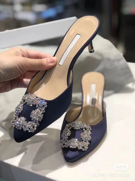 amina muaddi heel slipper women sandal luxury shoes hangisimu slide satin pumps with crystal buckle outdoor dress casual style with box 35-4, Black
amina muaddi heel slipper women sandal luxury shoes hangisimu slide satin pumps with crystal buckle outdoor dress casual style with box 35-4, Black