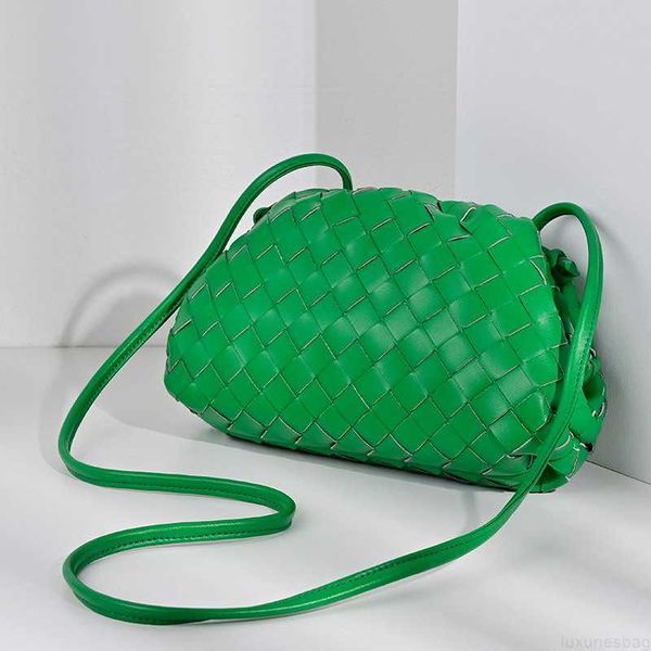 botega venates jodie mini teen intrecciato pouch leather dumpling woven cloud fashion trend versatile one shoulder messenger bag style small
botega venates jodie mini teen intrecciato pouch leather dumpling woven cloud fashion trend versatile one shoulder messenger bag style small