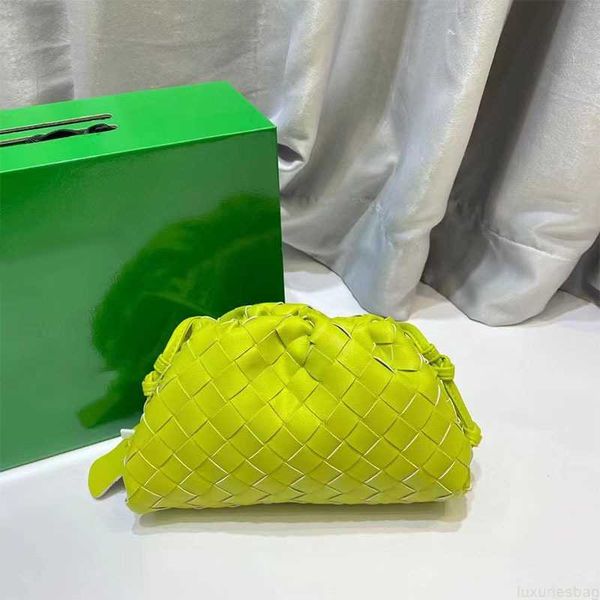botega venates jodie mini teen intrecciato pouch leather hand woven cloud leather wrinkled dumpling women's bag single shoulder messeng
botega venates jodie mini teen intrecciato pouch leather hand woven cloud leather wrinkled dumpling women's bag single shoulder messeng