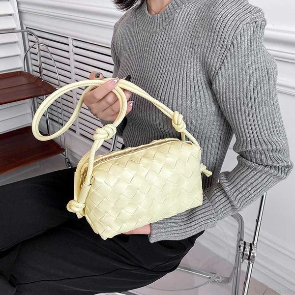 botega venates jodie mini teen intrecciato pouch personalized ins diamond plaid woven small square bag fashionable texture soft leather hand
botega venates jodie mini teen intrecciato pouch personalized ins diamond plaid woven small square bag fashionable texture soft leather hand