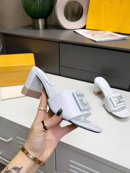 2023 fendyity perfect shoes sandals summer baguette luxurys women slides beach casual fashion flip flops hollow rubber slippers jyg3
2023 fendyity perfect shoes sandals summer baguette luxurys women slides beach casual fashion flip flops hollow rubber slippers jyg3