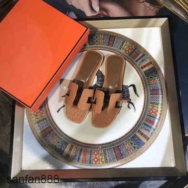 original designer hemres slippers woman luxury h crystal classic erme sandals flat sliders beach summer lady cartoon big ead wide s yalw wit, Black
original designer hemres slippers woman luxury h crystal classic erme sandals flat sliders beach summer lady cartoon big ead wide s yalw wit, Black