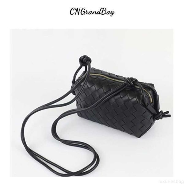 botega venates jodie mini teen intrecciato pouch versatile texture small square soft leather oneshoulder crossbody handwoven cloud bag
botega venates jodie mini teen intrecciato pouch versatile texture small square soft leather oneshoulder crossbody handwoven cloud bag