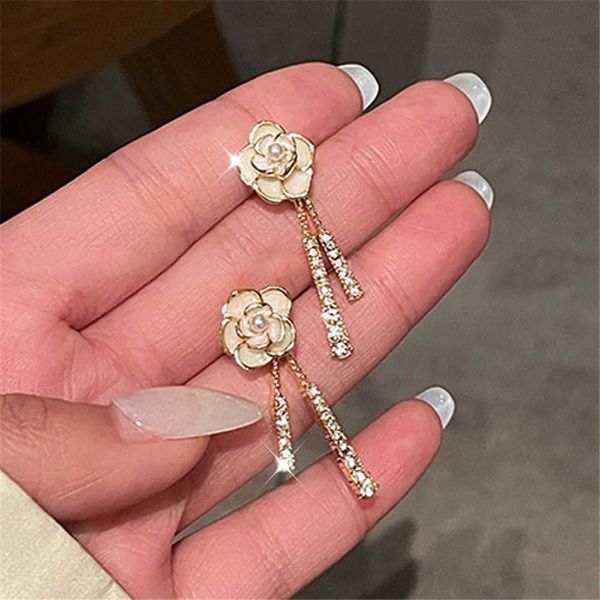 charm exquisite pearl zircon mountain camellia earrings women's 2023 new fashion luxury earrings temperament wedding versatile earring, Golden
charm exquisite pearl zircon mountain camellia earrings women's 2023 new fashion luxury earrings temperament wedding versatile earring, Golden