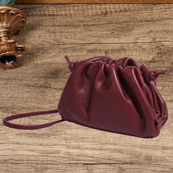 botega venates jodie mini teen intrecciato pouch first layer women's single shoulder crossbody dumpling handheld cowhide cloud wrinkled
botega venates jodie mini teen intrecciato pouch first layer women's single shoulder crossbody dumpling handheld cowhide cloud wrinkled