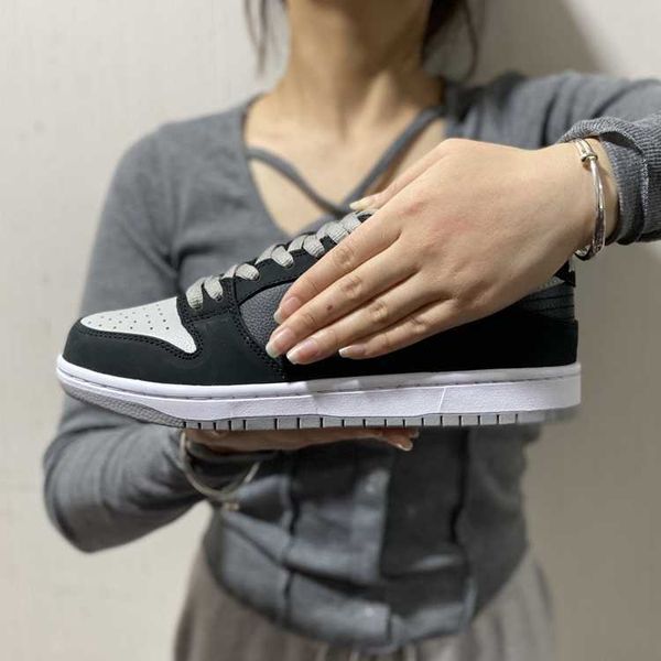 2023 designer men's sneakers sb women's running shoes new dunks low casual board shoes couple style skateboard shoes
2023 designer men's sneakers sb women's running shoes new dunks low casual board shoes couple style skateboard shoes