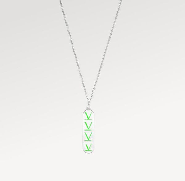 

Pendant Necklaces letter V designer jewelry chains luxury for mens womens bijoux cjewelers Silver gold green skateboard chain Pendant four-leaf clover necklace
