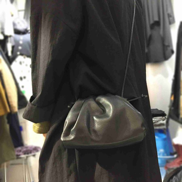 botega venates jodie mini teen intrecciato pouch leather handmade forest series leisure women's single shoulder messenger bag women
botega venates jodie mini teen intrecciato pouch leather handmade forest series leisure women's single shoulder messenger bag women
