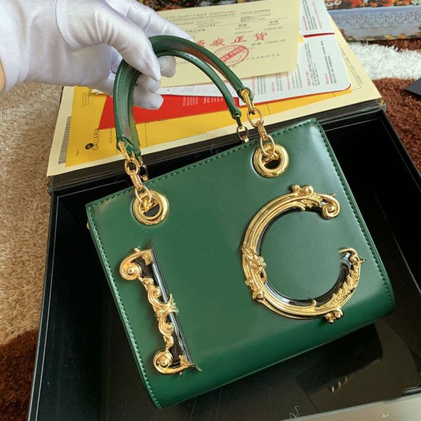 mini tote bag fashion shoulder bags women genuine leather crossbody handbags flap metal hasp big letter gold hardware square hand purse cell
mini tote bag fashion shoulder bags women genuine leather crossbody handbags flap metal hasp big letter gold hardware square hand purse cell
