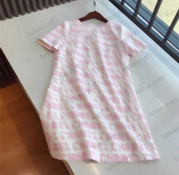 dresses contrasting color letters print round neck short sleeve dress back zipper open bunched waist design casual maxiskit 2 colors dresses, Black;gray
dresses contrasting color letters print round neck short sleeve dress back zipper open bunched waist design casual maxiskit 2 colors dresses, Black;gray