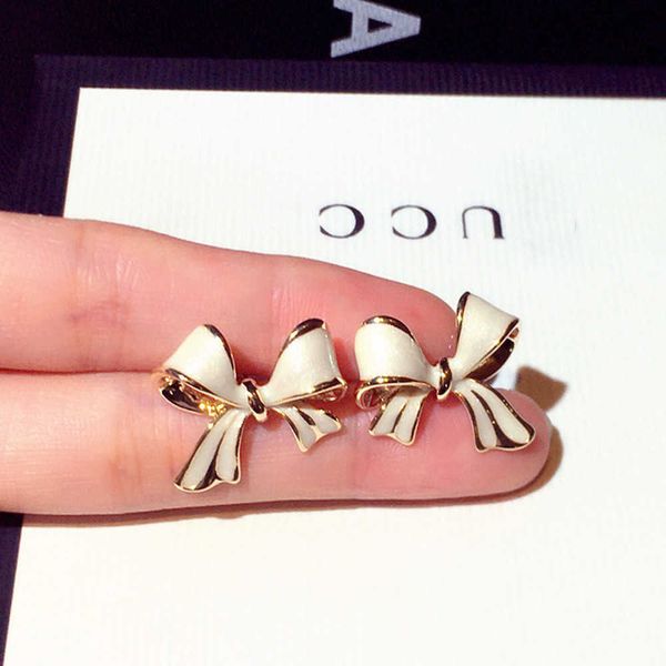 charm delicate and fashionable design silver needle earrings simple trend bowknot temperament small and cute earrings jewelry girl g230320, Golden
charm delicate and fashionable design silver needle earrings simple trend bowknot temperament small and cute earrings jewelry girl g230320, Golden