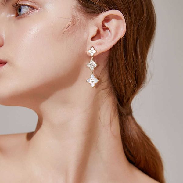 luxury ornaments carlidana cute clover gold color stud earrings with bling zircon long korean drop for women fashion jewelry gift, Silver
luxury ornaments carlidana cute clover gold color stud earrings with bling zircon long korean drop for women fashion jewelry gift, Silver