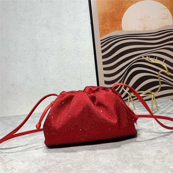 botega venates jodie mini teen intrecciato small crystal diamond cloud fashion trend versatile one shoulder messenger soft leather dumpling
botega venates jodie mini teen intrecciato small crystal diamond cloud fashion trend versatile one shoulder messenger soft leather dumpling