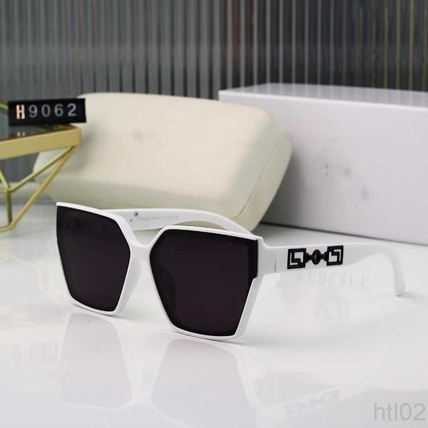 luxurious versage sunglass vercace sunglasses white ens sage mens punk personality metal frame fashion trend toad fashion baseball 22ss, White;black
luxurious versage sunglass vercace sunglasses white ens sage mens punk personality metal frame fashion trend toad fashion baseball 22ss, White;black