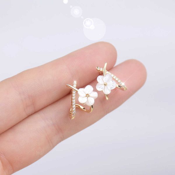 charm korean exquisite crystal flower butterfly earrings for women korea fashion zircon pearl stud earring wedding jewelry studs g230320, Golden
charm korean exquisite crystal flower butterfly earrings for women korea fashion zircon pearl stud earring wedding jewelry studs g230320, Golden