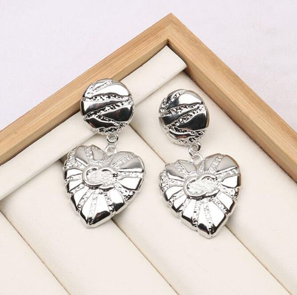 2color fashion luxury brand designers heart shape stud geometric famous women tassel 18k gold plated 925 silver earring wedding party jewerl, Golden;silver
2color fashion luxury brand designers heart shape stud geometric famous women tassel 18k gold plated 925 silver earring wedding party jewerl, Golden;silver